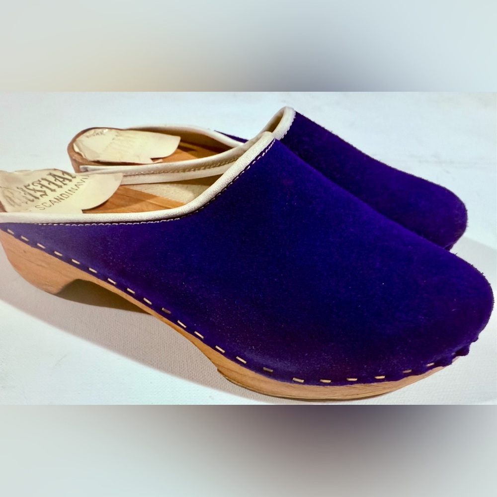 Elegant Blue Suede Women's Clogs US Size-6.5-7